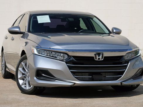 Used 2022 Honda Accord LX image 2