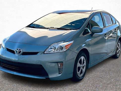 Used 2015 Toyota Prius Four image 4
