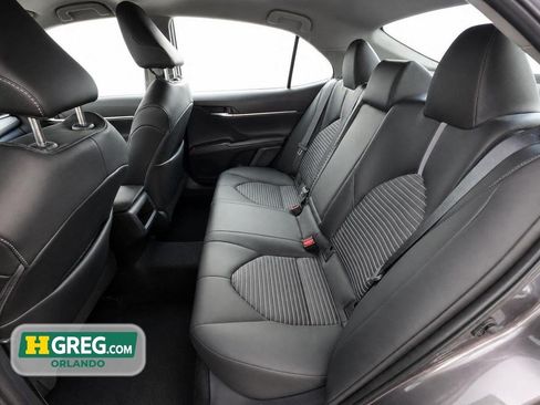 Used 2024 Toyota Camry SE FWD image 11