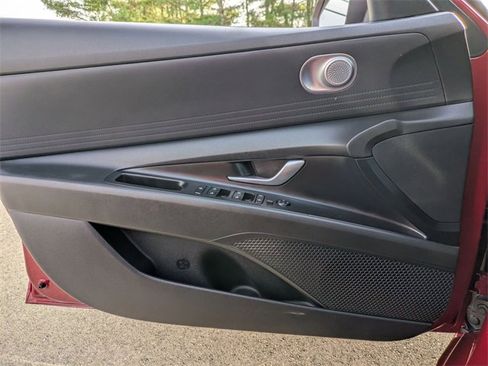 Certified 2023 Hyundai Elantra SEL image 10