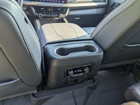 Used 2025 Chevrolet Suburban RST w/ Comfort Package AWD/4WD image 30