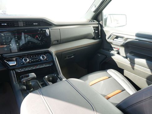 Used 2024 GMC Sierra 1500 AT4 w/ AT4 Premium Package image 26