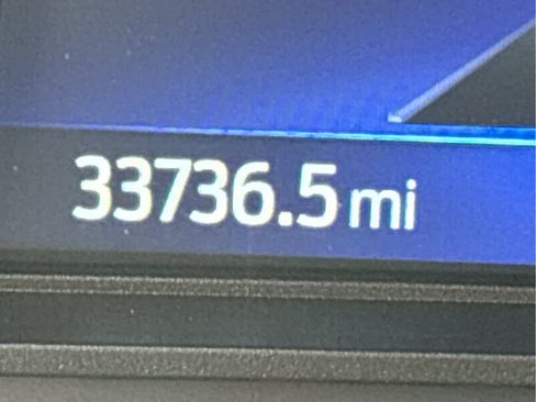 Used 2023 Ford Explorer XLT image 15