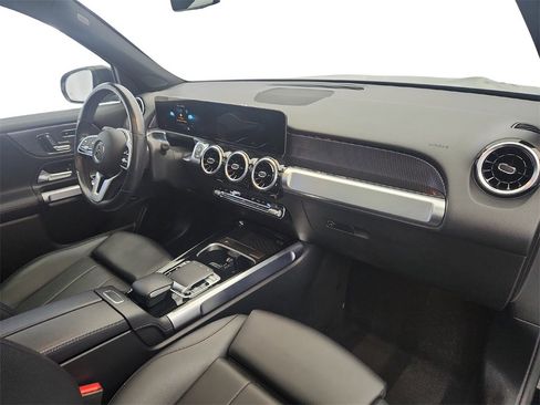 Used 2020 Mercedes-Benz GLB 250 4MATIC image 24