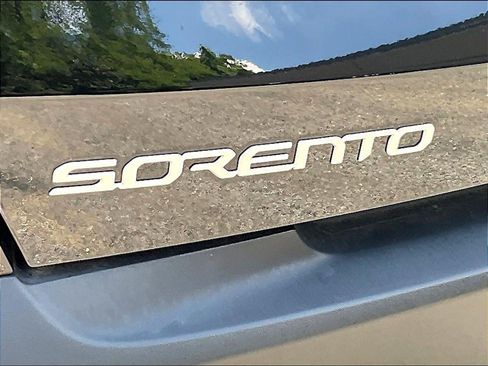 Used 2023 Kia Sorento S w/ Panoramic Sunroof Package AWD/4WD image 24