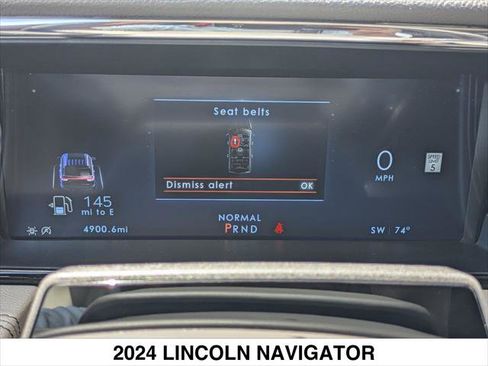 Used 2024 Lincoln Navigator Reserve image 16