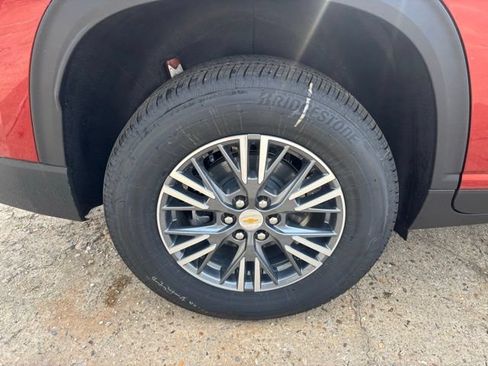 New 2026 Chevrolet Traverse LT w/ LPO, Floor Liner Package FWD image 9
