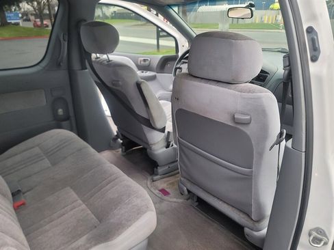 Used 1999 Toyota Sienna CE image 35