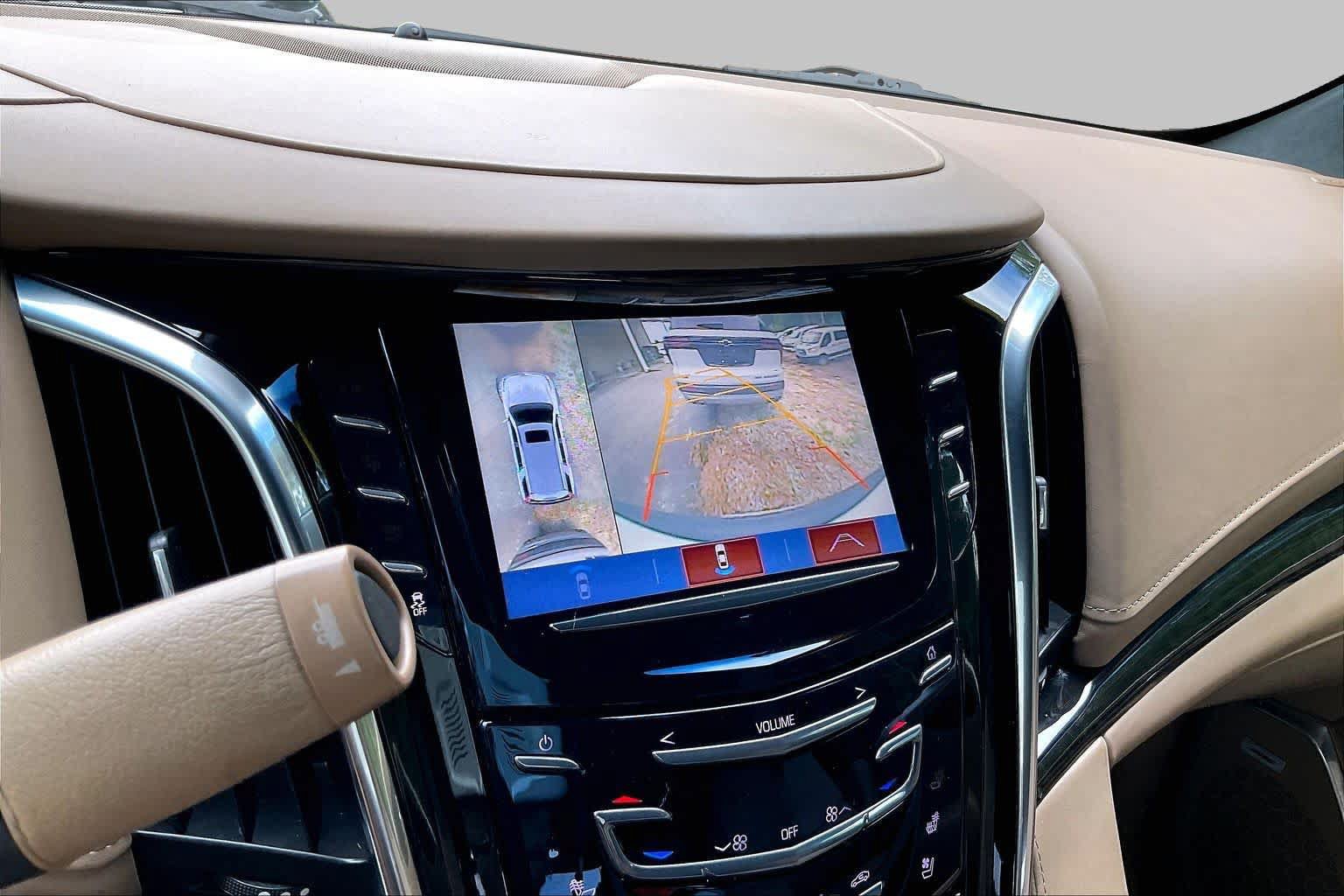 Used 2019 Cadillac Escalade Platinum RWD image 21