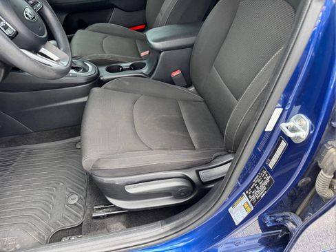 Used 2019 Kia Forte LXS FWD image 6