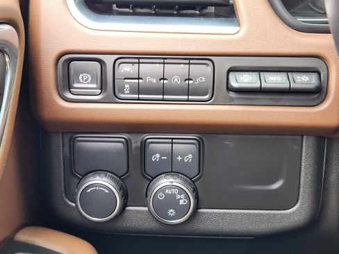 Used 2021 Chevrolet Tahoe High Country image 23