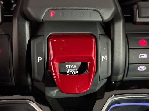 Used 2025 Lamborghini Urus SE AWD/4WD image 49