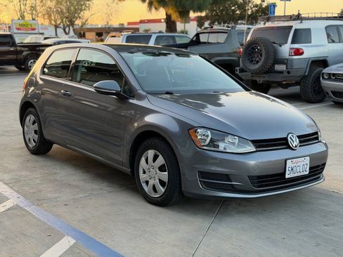 Used 2015 Volkswagen Golf Launch Edition FWD image 5