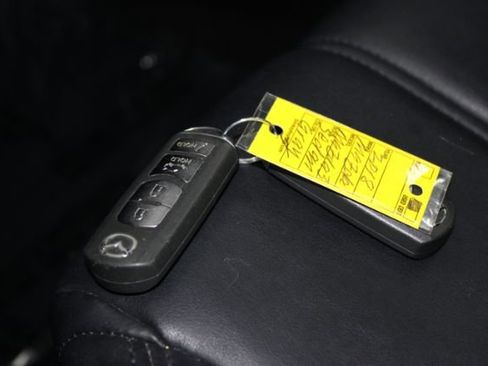 Used 2018 MAZDA MAZDA3 Touring image 12