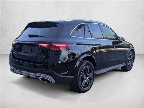 Used 2026 Mercedes-Benz GLC 300 image 2