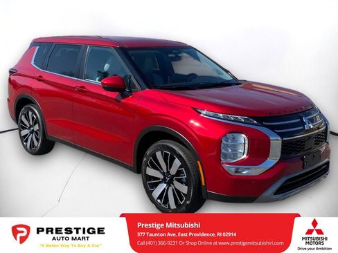 New 2025 Mitsubishi Outlander SE image 1