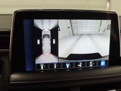 Used 2023 Chevrolet Tahoe High Country RWD image 18