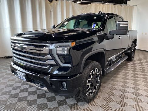 Used 2024 Chevrolet Silverado 2500 High Country w/ Z71 Off-Road Package AWD/4WD image 5
