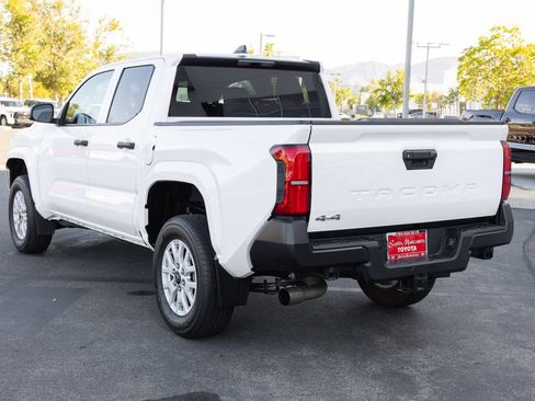 Certified 2024 Toyota Tacoma SR AWD/4WD image 7