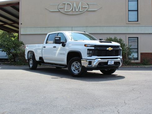 Used 2024 Chevrolet Silverado 2500 W/T w/ WT Convenience Package image 3