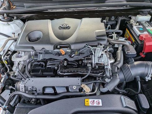 Used 2020 Toyota Camry SE image 21