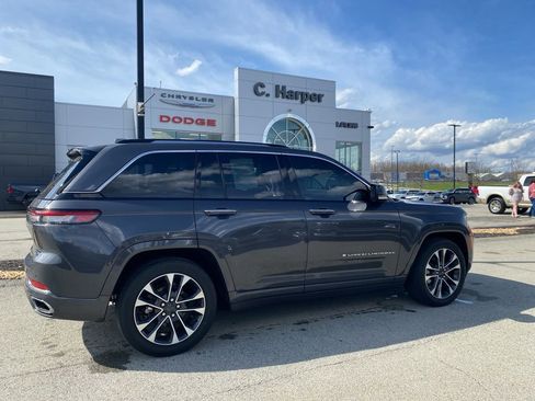 Used 2022 Jeep Grand Cherokee Overland image 2