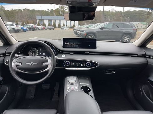 Used 2025 Genesis GV70 2.5T image 8