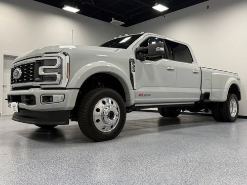 Used 2026 Ford F450 Platinum w/ Platinum Plus Package AWD/4WD image 5