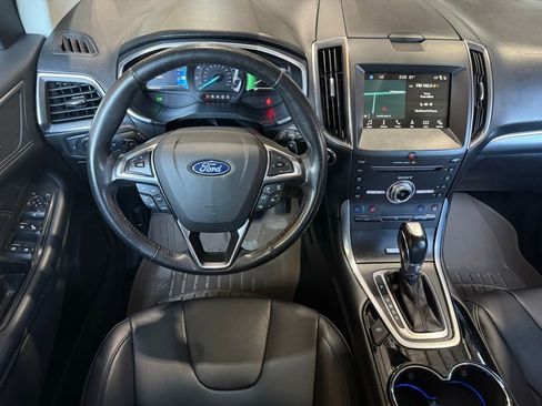 Used 2018 Ford Edge Titanium w/ Equipment Group 301A AWD/4WD image 10