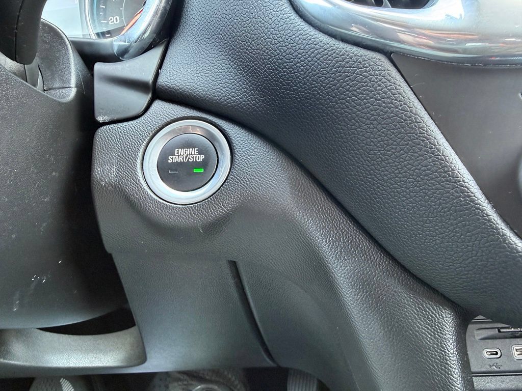 Used 2020 Chevrolet Equinox LT w/ Midnight Edition FWD image 20