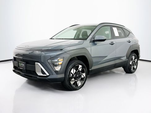 Used 2025 Hyundai Kona SEL image 3