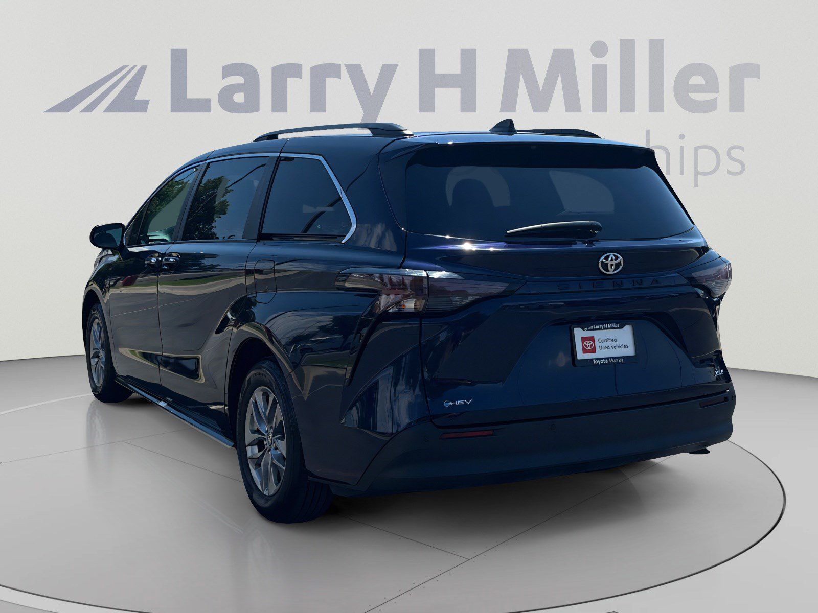 Certified 2026 Toyota Sienna XLE FWD image 3