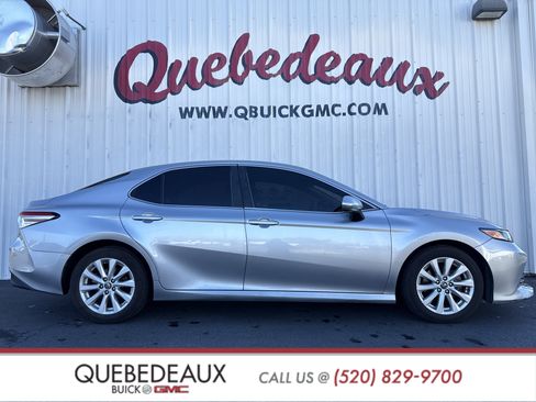 Used 2020 Toyota Camry LE w/ Carpet Mat Package image 30