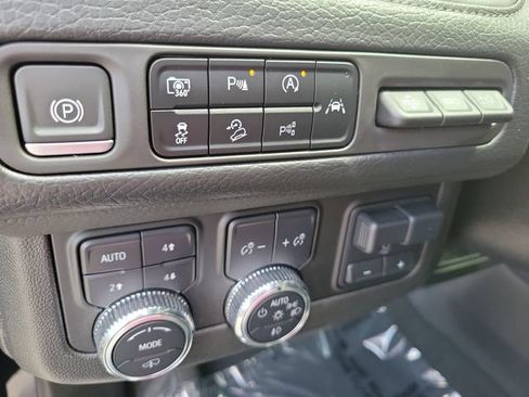 Used 2023 GMC Yukon XL Denali w/ Denali Reserve Package AWD/4WD image 25