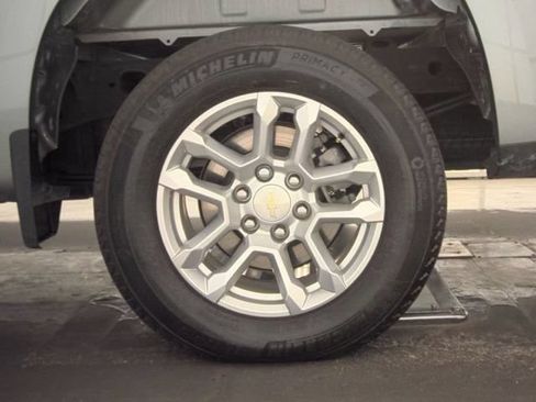 Used 2023 Chevrolet Silverado 1500 LT AWD/4WD image 12