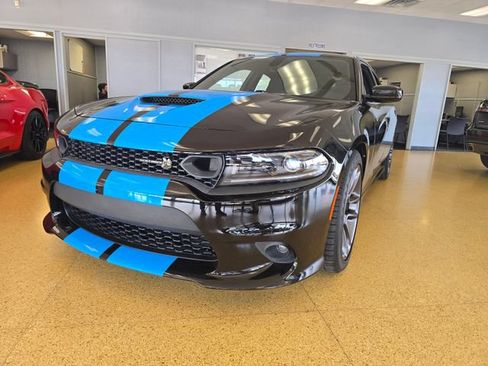 Used 2023 Dodge Charger Scat Pack w/ Navigation & Travel Group RWD image 8