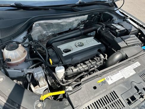 Used 2017 Volkswagen Tiguan Limited FWD image 25