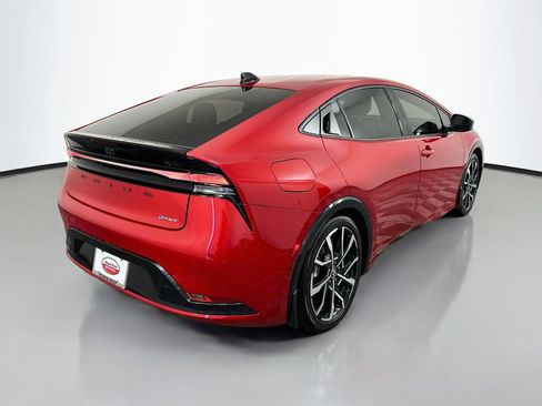 Used 2026 Toyota Prius Plug-In Hybrid FWD image 5