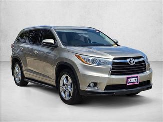 Used 2015 Toyota Highlander Limited FWD video 3