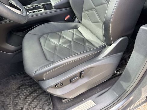 Used 2024 Volkswagen Atlas SE image 16