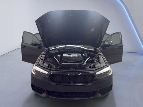 Used 2019 BMW 540i w/ M Sport Package image 9