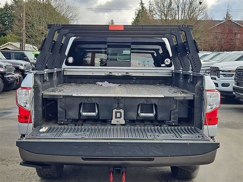 Used 2018 Nissan Titan PRO-4X w/ Pro-4x Convenience Package image 10