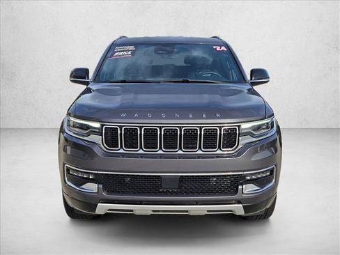 Used 2024 Jeep Wagoneer L Series II w/ Flexible Seating Group RWD image 2