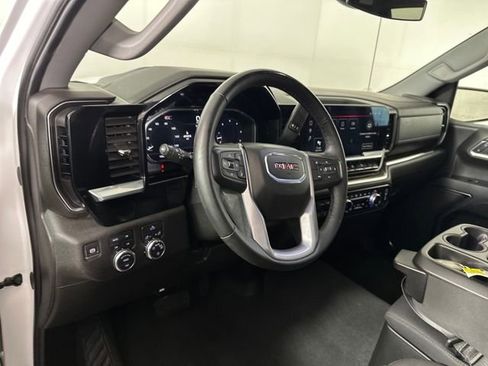 Used 2024 GMC Sierra 1500 SLE image 13