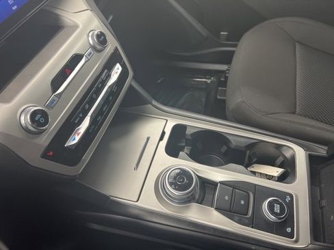 Used 2022 Ford Explorer XLT image 19
