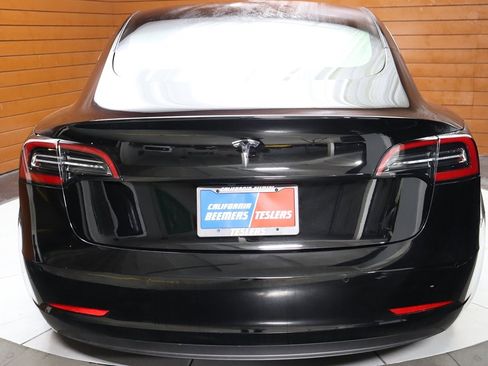 Used 2023 Tesla Model 3 Standard Range image 12