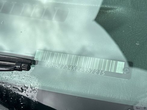 Used 2002 Chevrolet Tracker ZR2 image 8