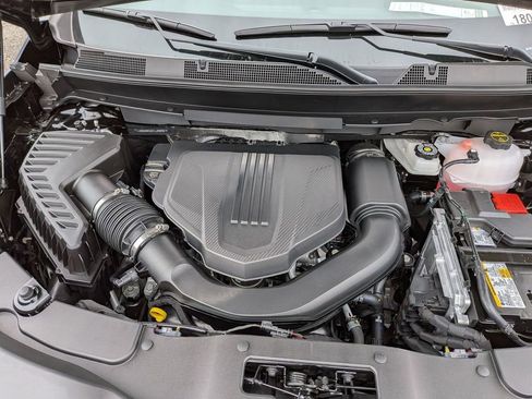 New 2026 Chevrolet Traverse LT w/ Sun and Wheel Package FWD image 12