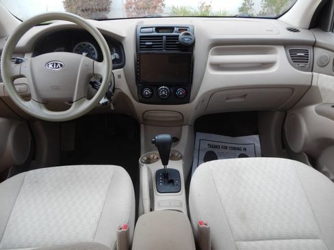 Used 2008 Kia Sportage LX image 2
