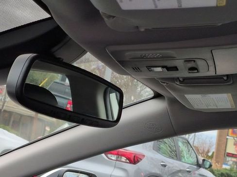 Used 2024 Toyota Camry SE w/ Convenience Package image 18